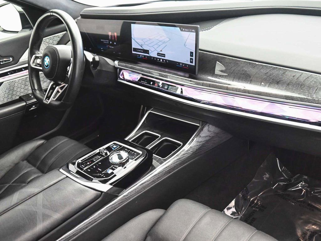 Used 2023 BMW i7 xDrive60 w/ Executive Package 2 image 41
