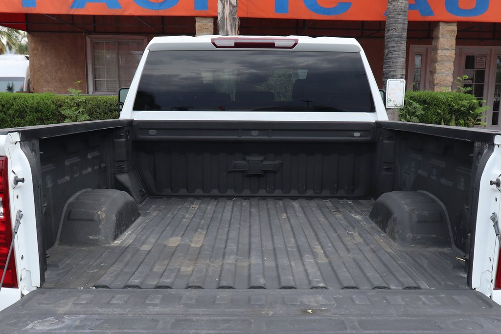 Used 2022 Chevrolet Silverado 2500 Custom w/ Custom Value Package image 8