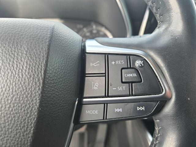 Certified 2021 Toyota Highlander Limited FWD image 22