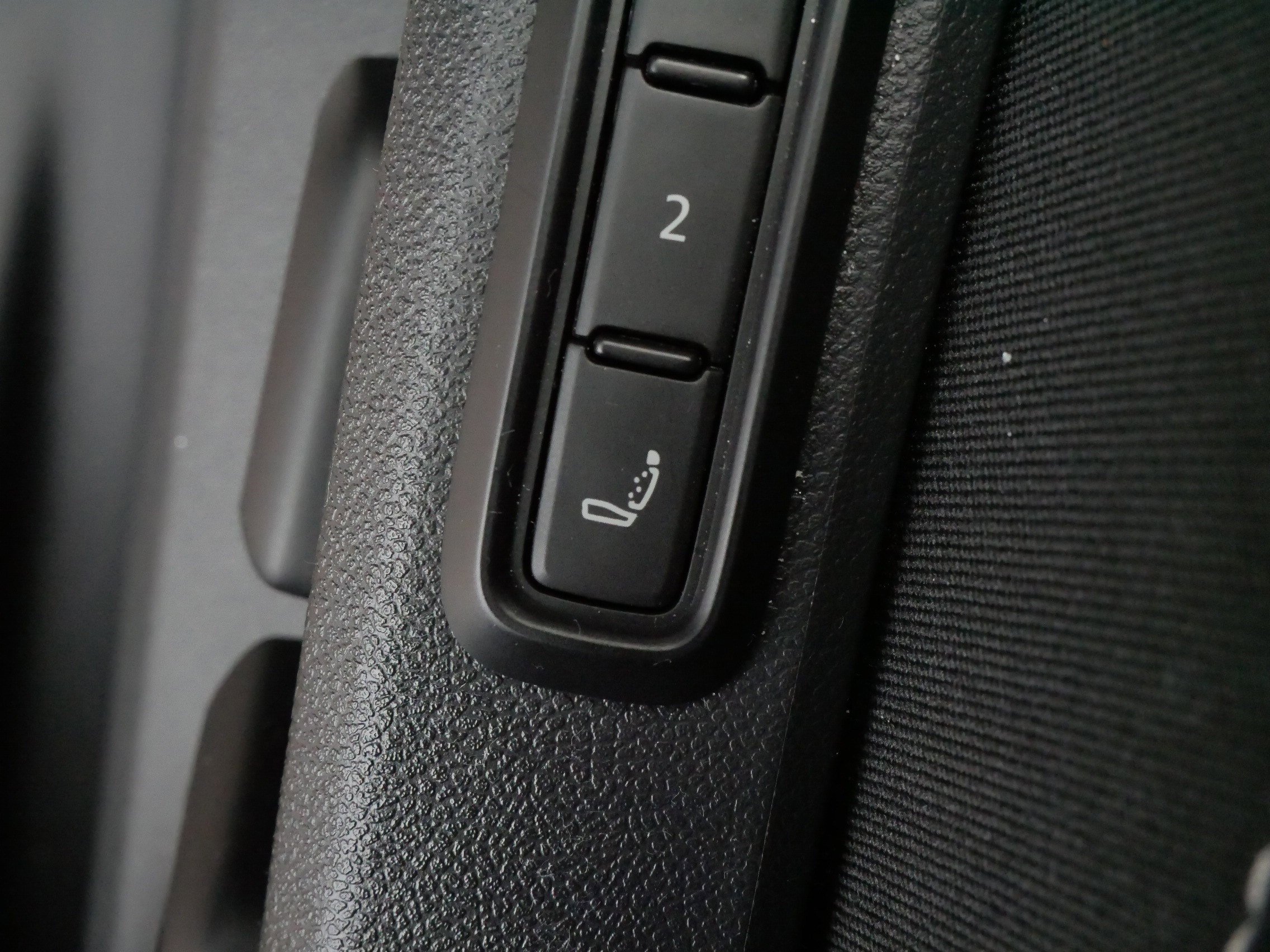 Certified 2025 Volkswagen Atlas SEL Premium R-Line image 33