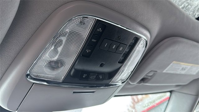 Used 2018 Jeep Grand Cherokee Summit image 24