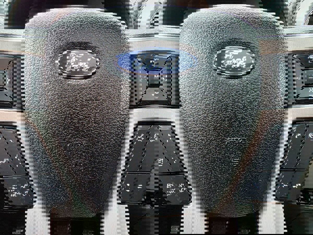 Used 2015 Ford F150 Platinum w/ Equipment Group 701A Luxury image 37