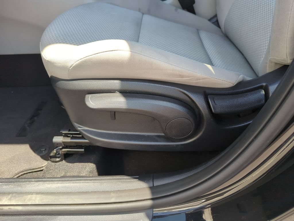 Used 2024 Kia Soul LX w/ Option Group 015 FWD image 13