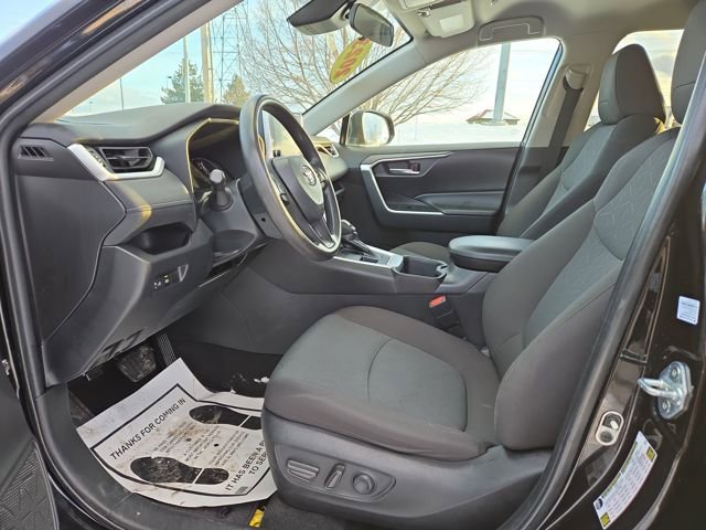 Used 2023 Toyota RAV4 XLE image 2