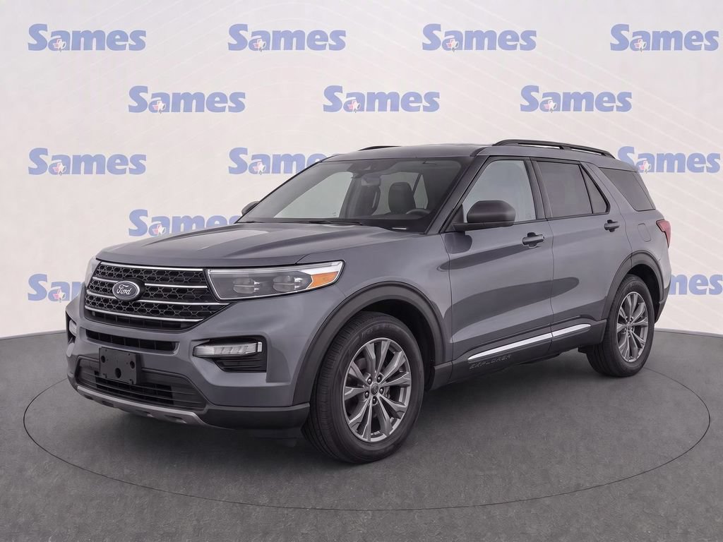 Used 2021 Ford Explorer XLT w/ Equipment Group 202A RWD image 2