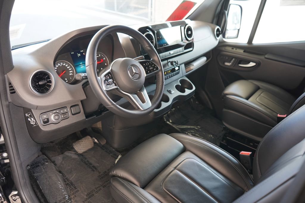 Used 2022 Mercedes-Benz Sprinter 2500 image 25