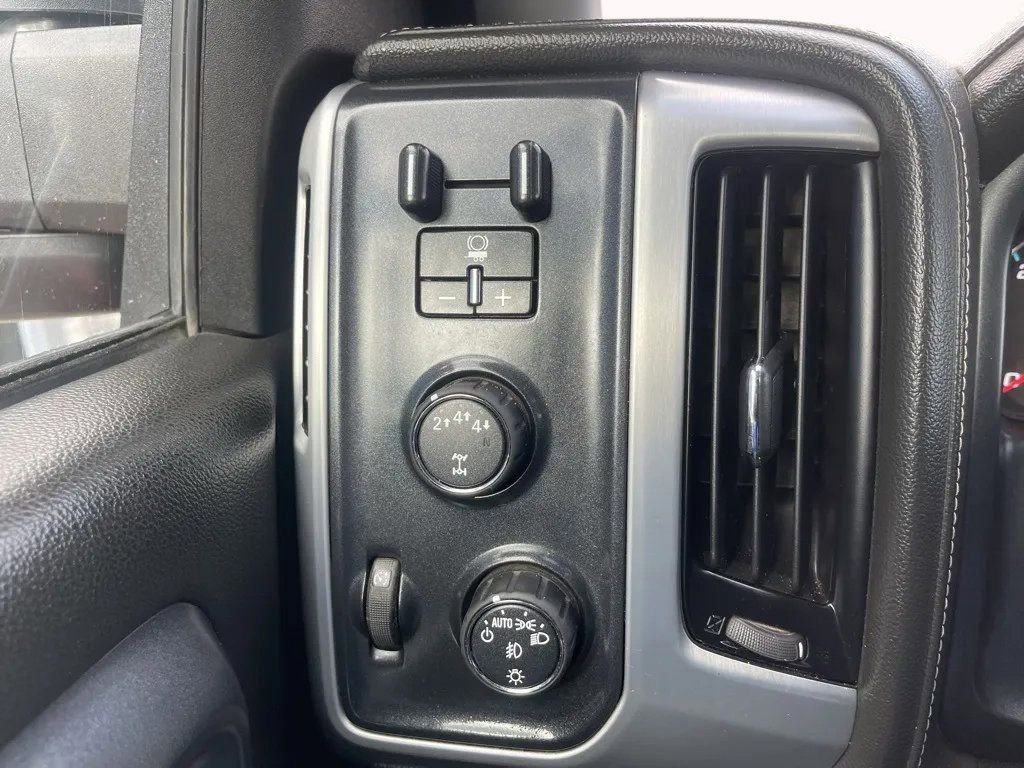 Used 2018 GMC Sierra 2500 SLE image 27