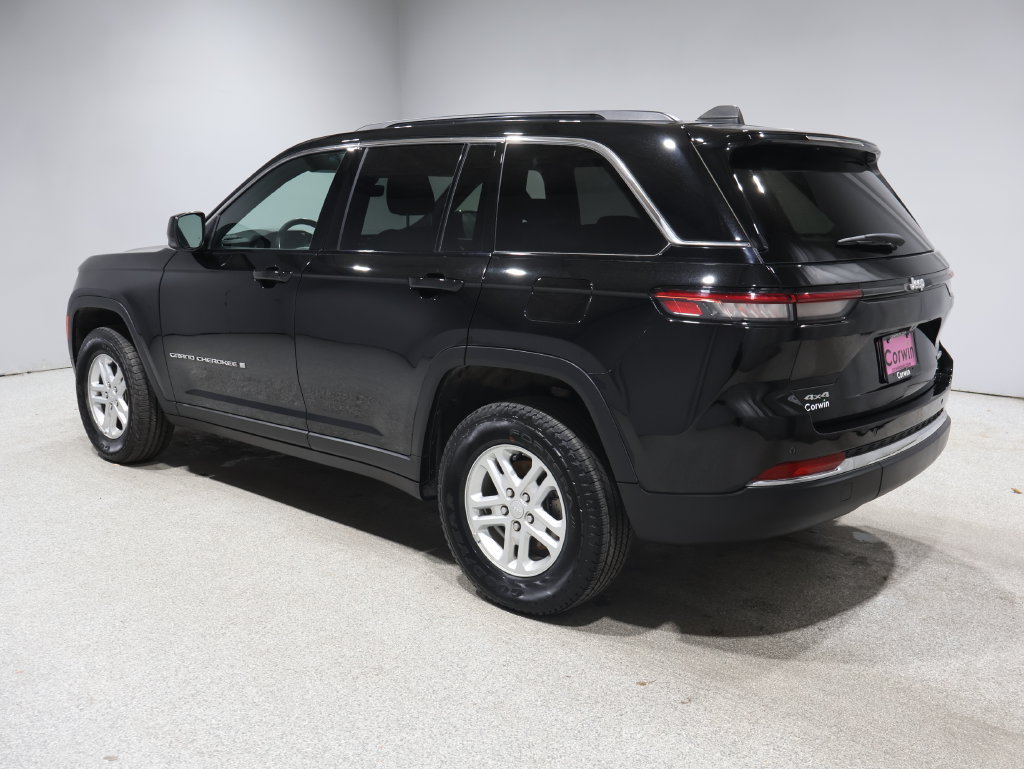 Used 2025 Jeep Grand Cherokee Laredo w/ Luxury Tech Group I AWD/4WD image 4
