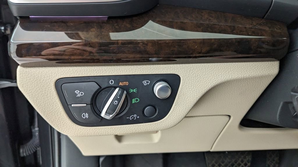 Used 2019 Audi Q5 Prestige w/ Prestige Package image 22