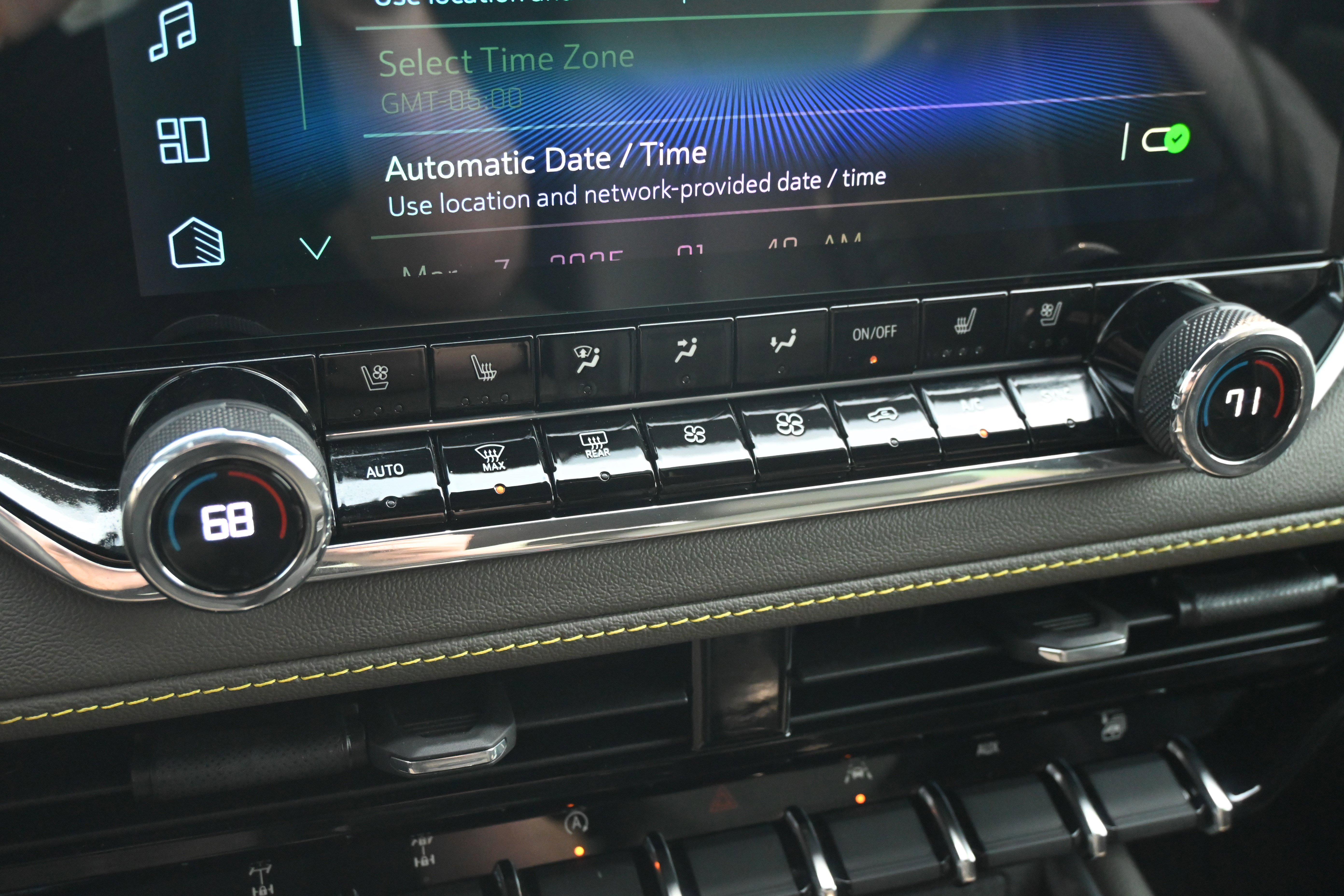 Used 2025 Chevrolet Colorado ZR2 w/ Technology Package image 21