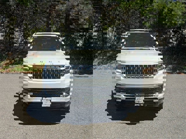 New 2025 Jeep Wagoneer L 4WD w/ Premium Group I image 2