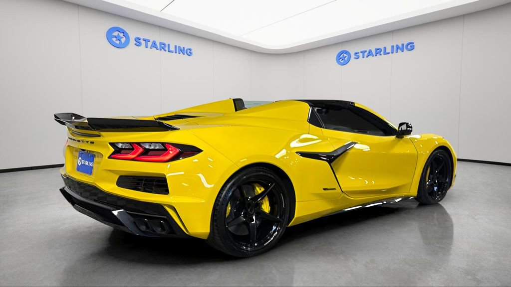 Used 2025 Chevrolet Corvette E-Ray w/ Stealth Interior Trim Package AWD/4WD image 12