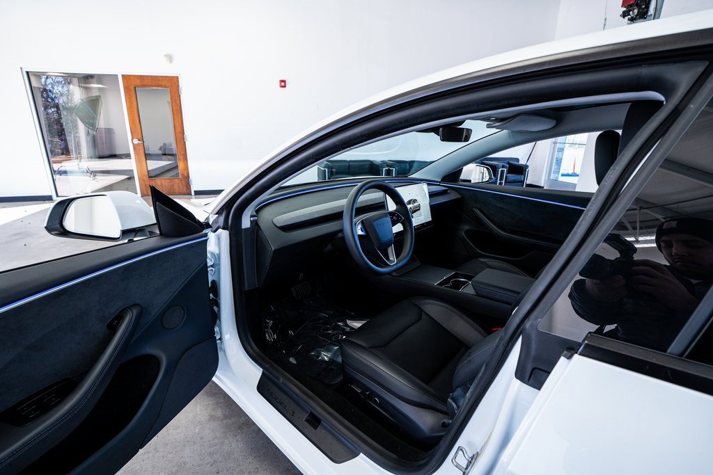 Used 2025 Tesla Model 3 Long Range image 33