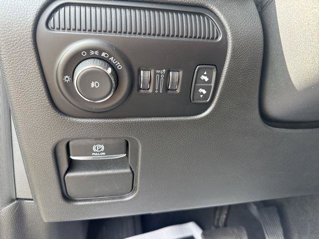 Used 2024 Jeep Wagoneer Series II w/ Flexible Seating Group image 6