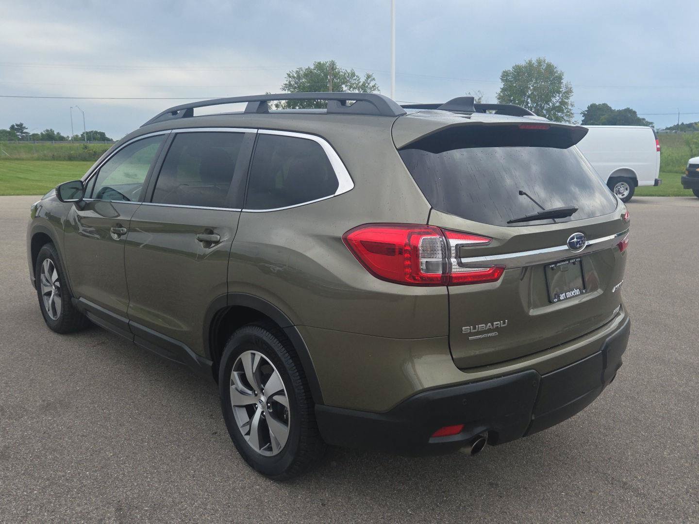 Used 2023 Subaru Ascent Premium w/ Convenience Package AWD/4WD image 3