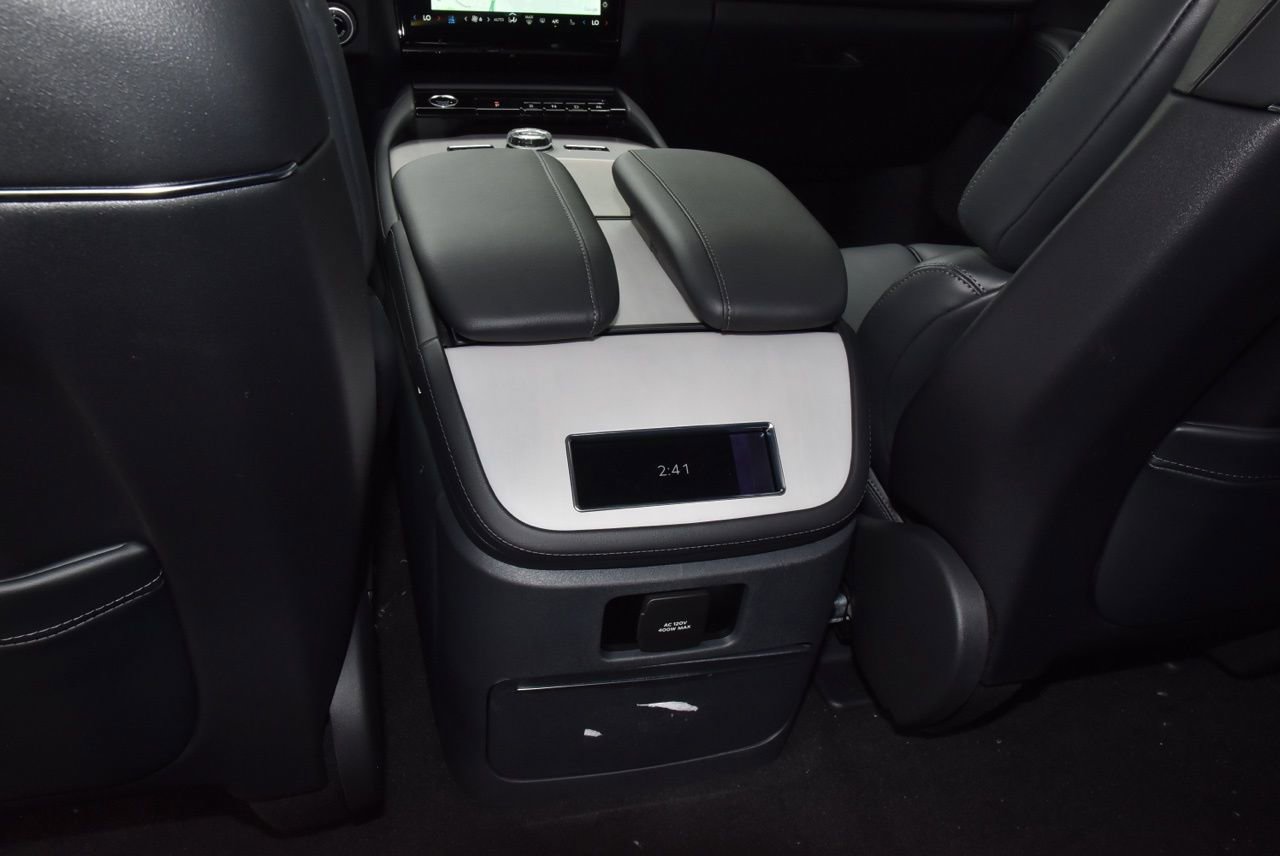 New 2026 Lincoln Navigator Reserve w/ Jet Appearance Package image 26