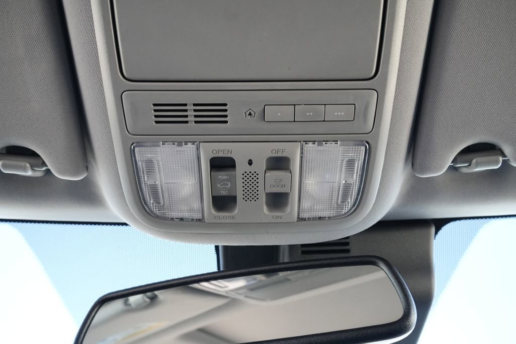 Used 2017 Honda Pilot Touring image 24