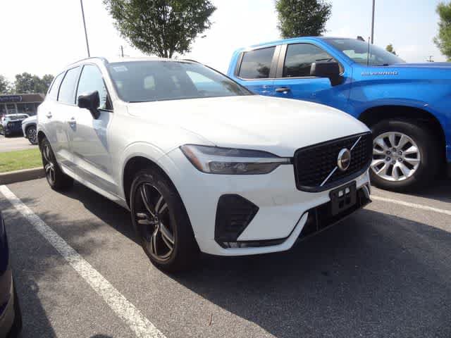 Used 2022 Volvo XC60 B5 R-Design AWD/4WD image 3