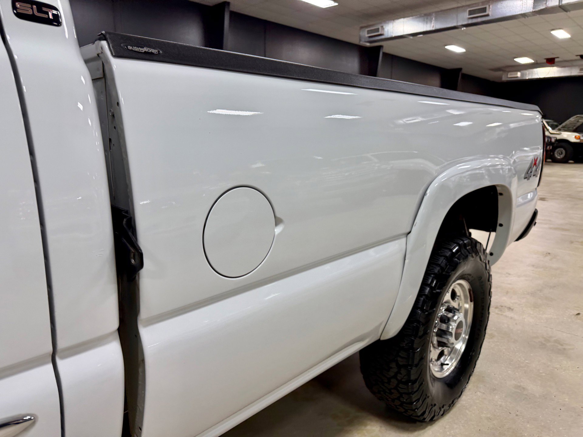 Used 2004 GMC Sierra 2500 SLT w/ Heavy-Duty Power Package AWD/4WD image 18