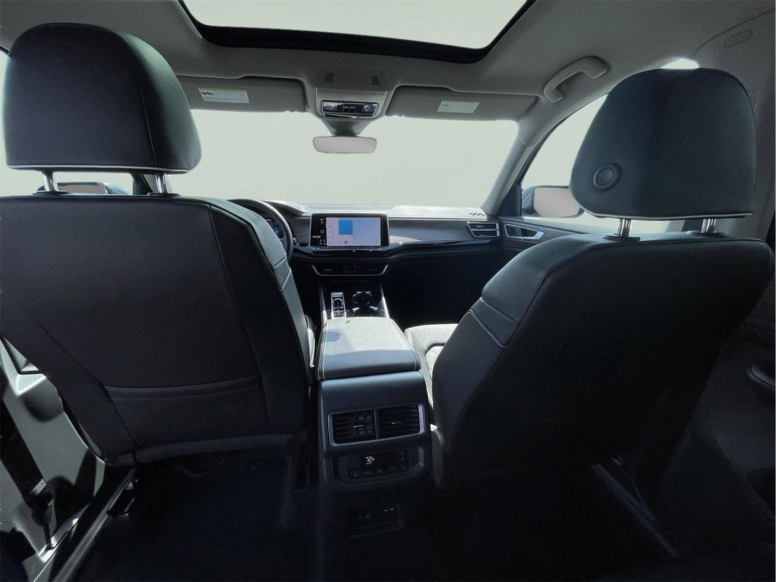 Used 2024 Volkswagen Atlas SEL Premium R-Line image 17