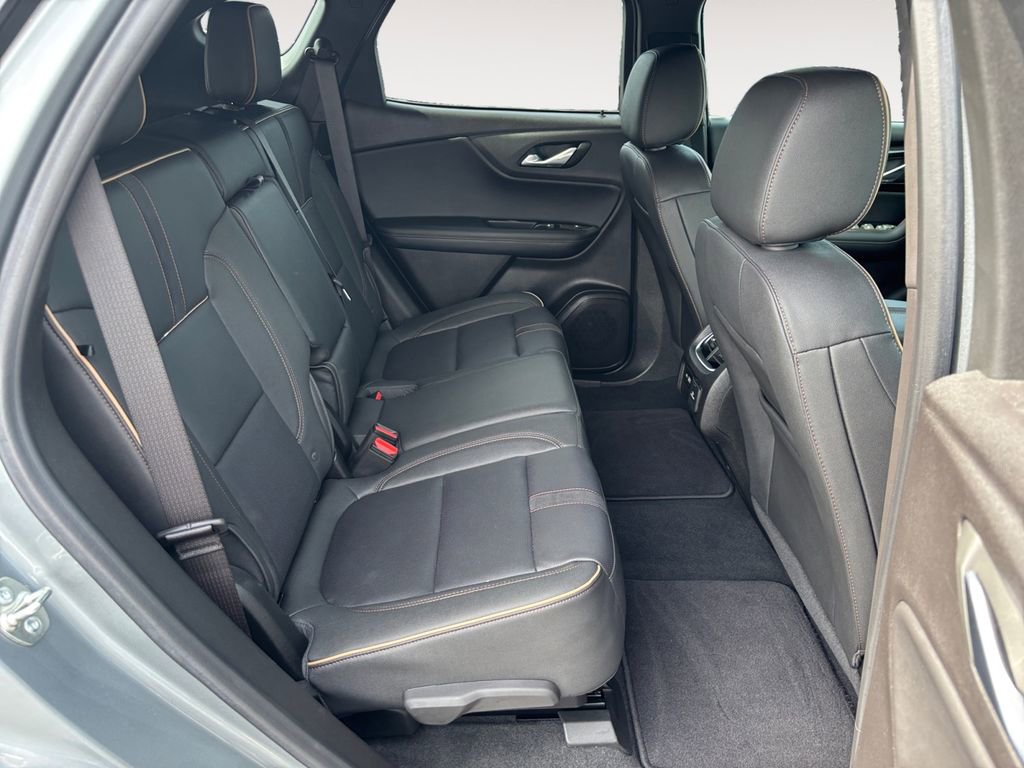 Used 2024 Chevrolet Blazer Premier w/ Enhanced Convenience Package AWD/4WD image 23
