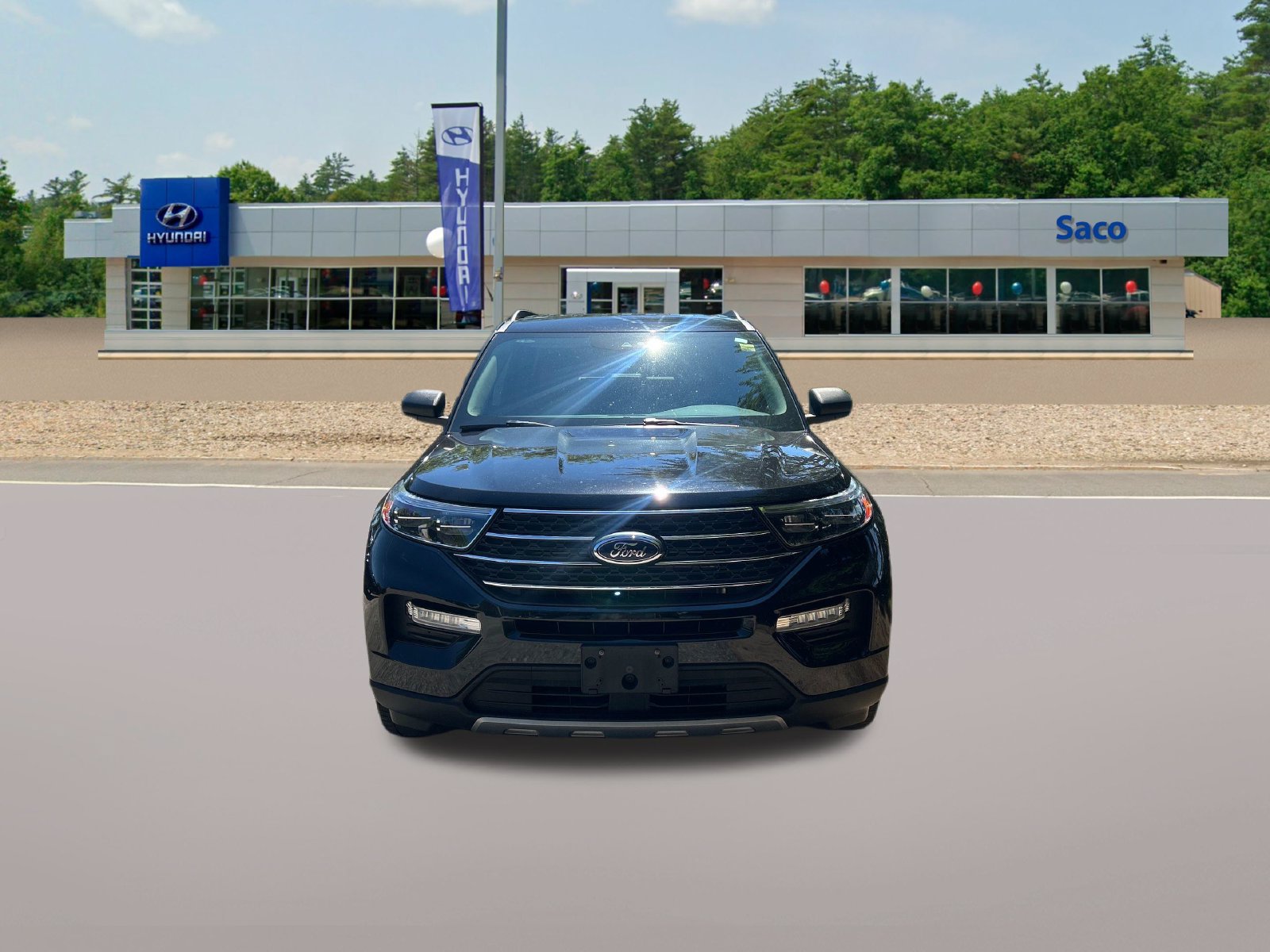 Used 2024 Ford Explorer XLT w/ Equipment Group 202A AWD/4WD image 3