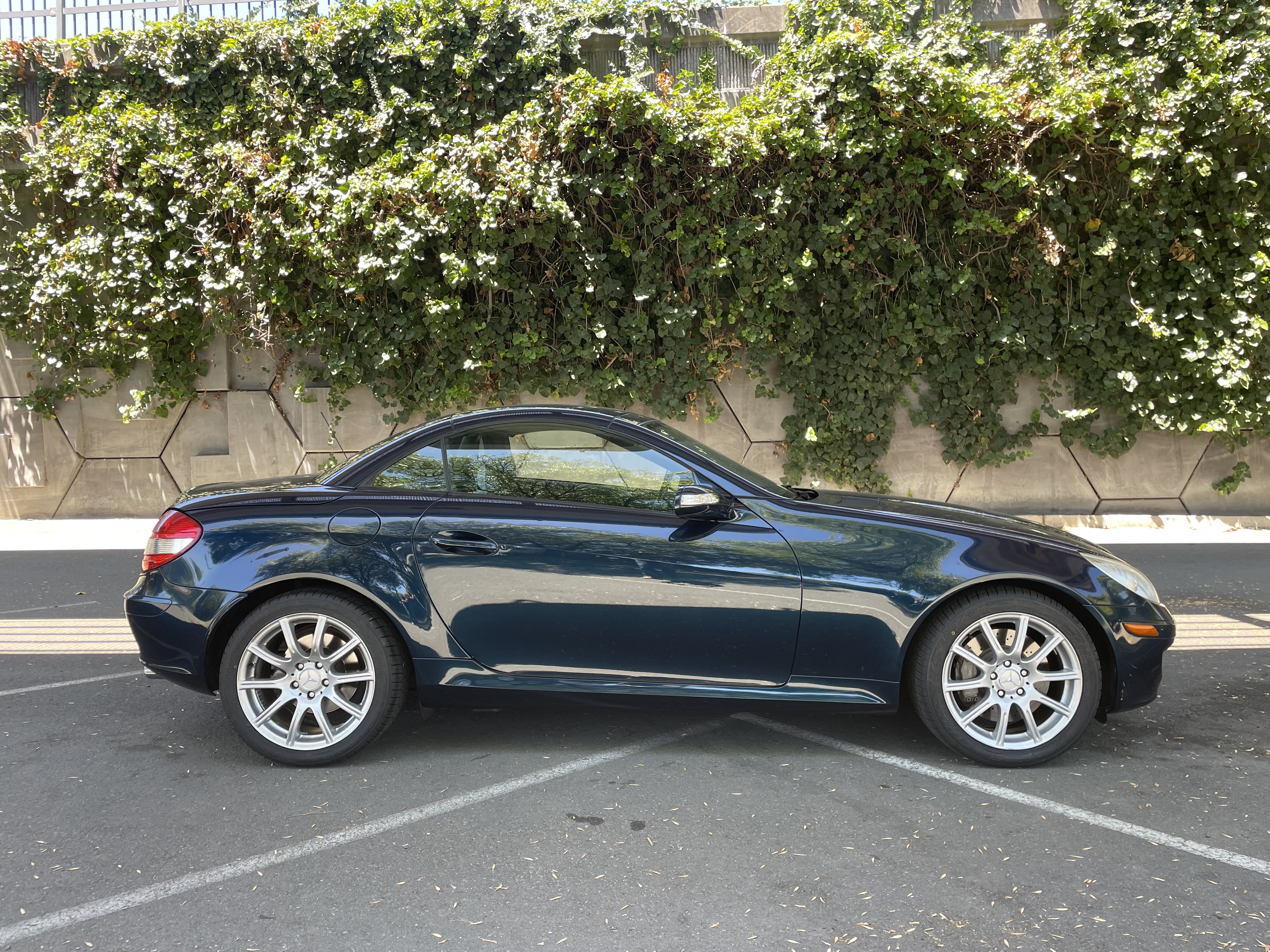 Used 2006 Mercedes-Benz SLK 350 image 2
