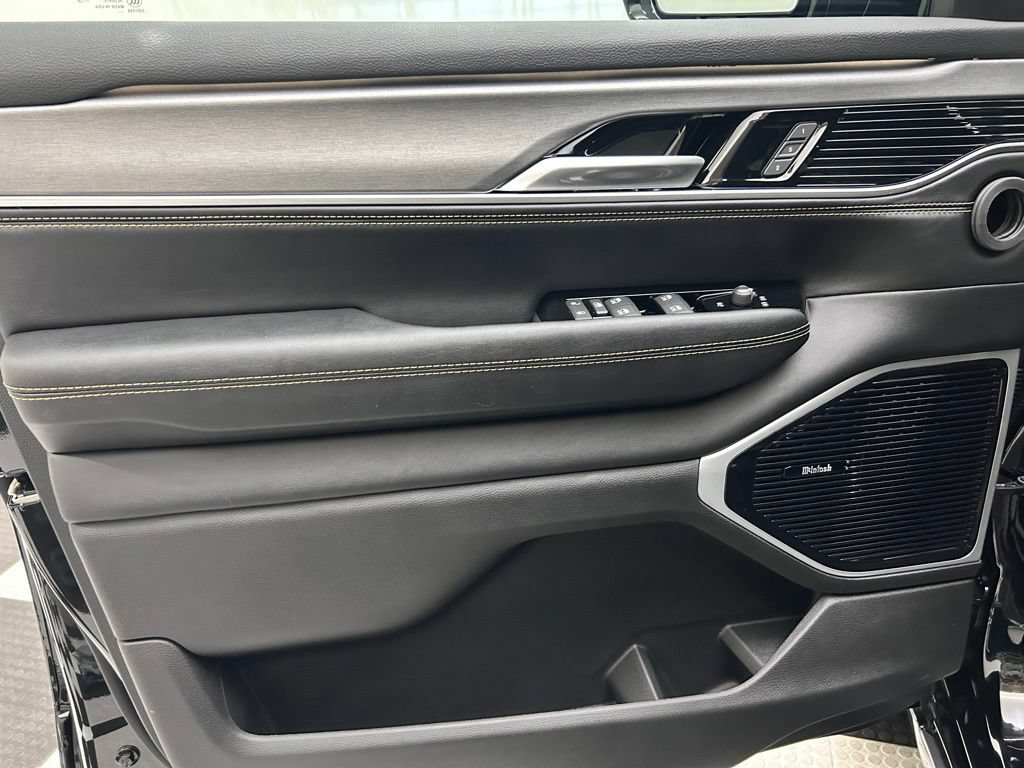 New 2026 Jeep Grand Wagoneer L 4WD image 10