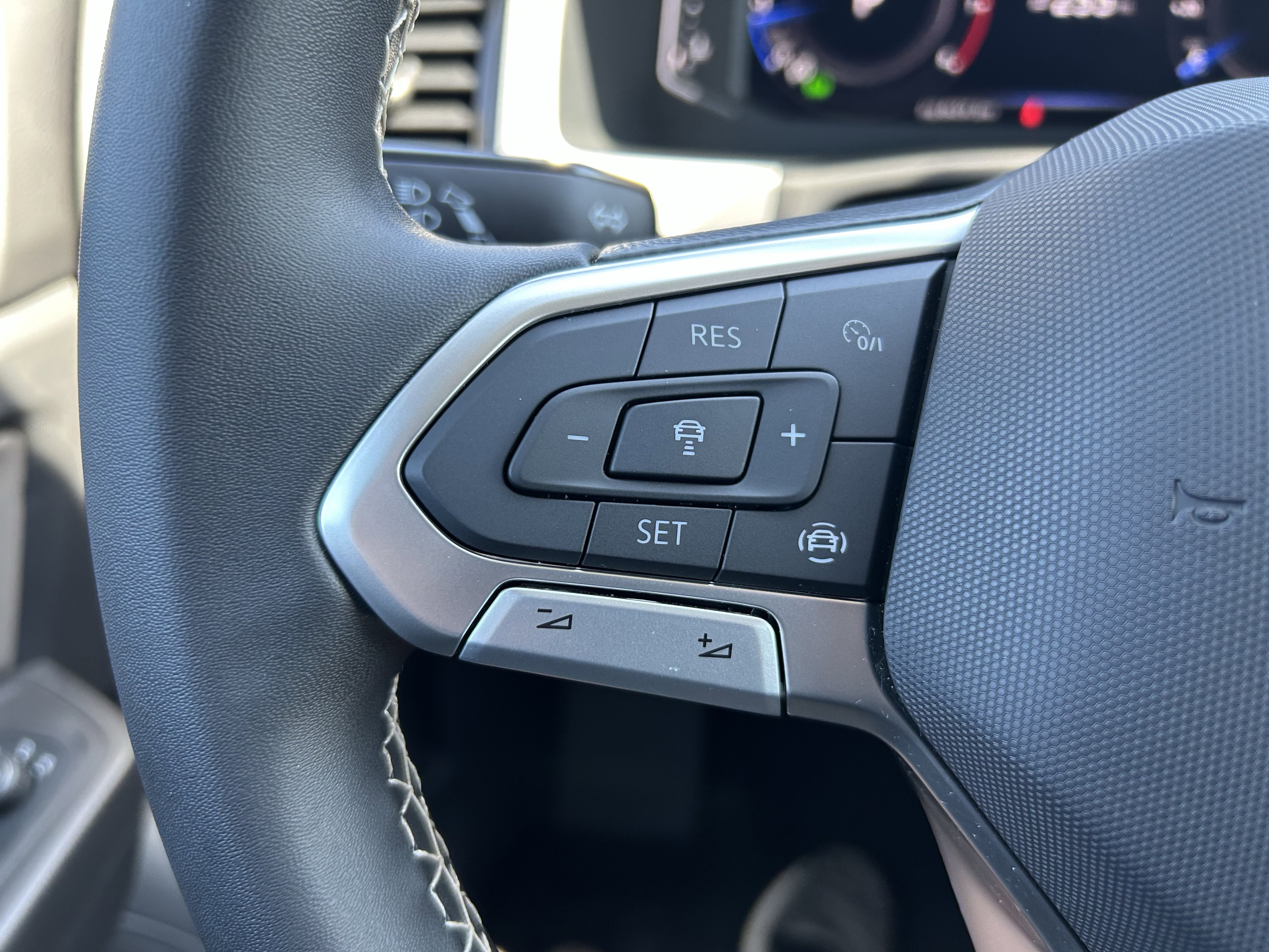 Certified 2023 Volkswagen Atlas SE AWD/4WD image 18