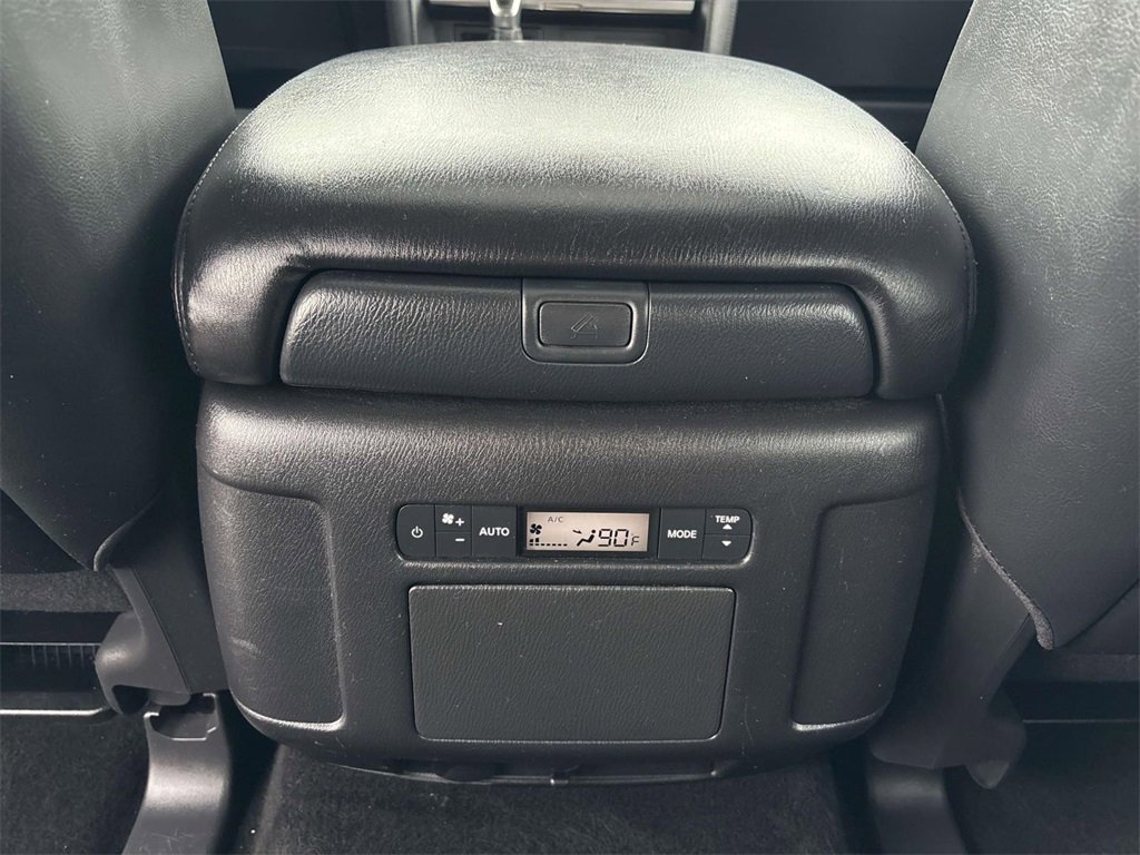 Used 2024 Nissan Armada SL w/ Captain's Chairs Package image 16