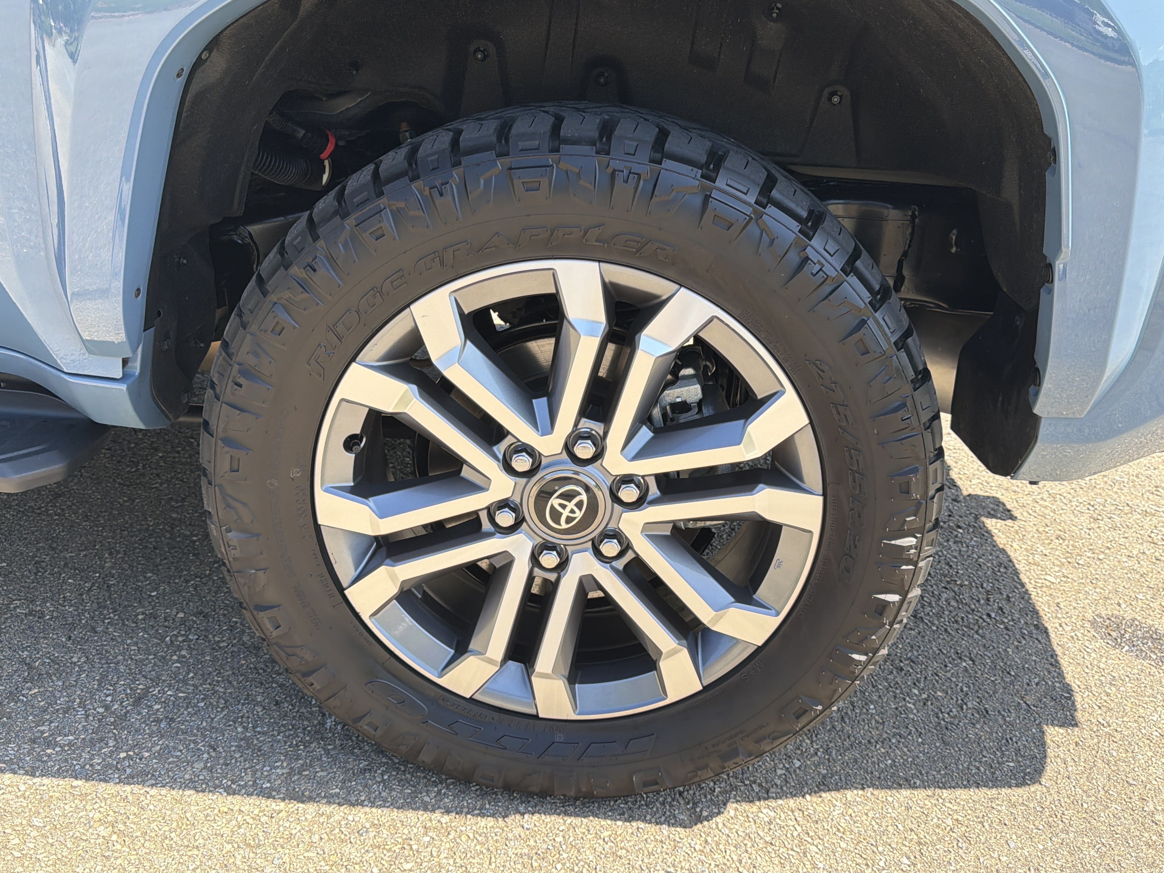Used 2025 Toyota 4Runner Limited AWD/4WD image 20
