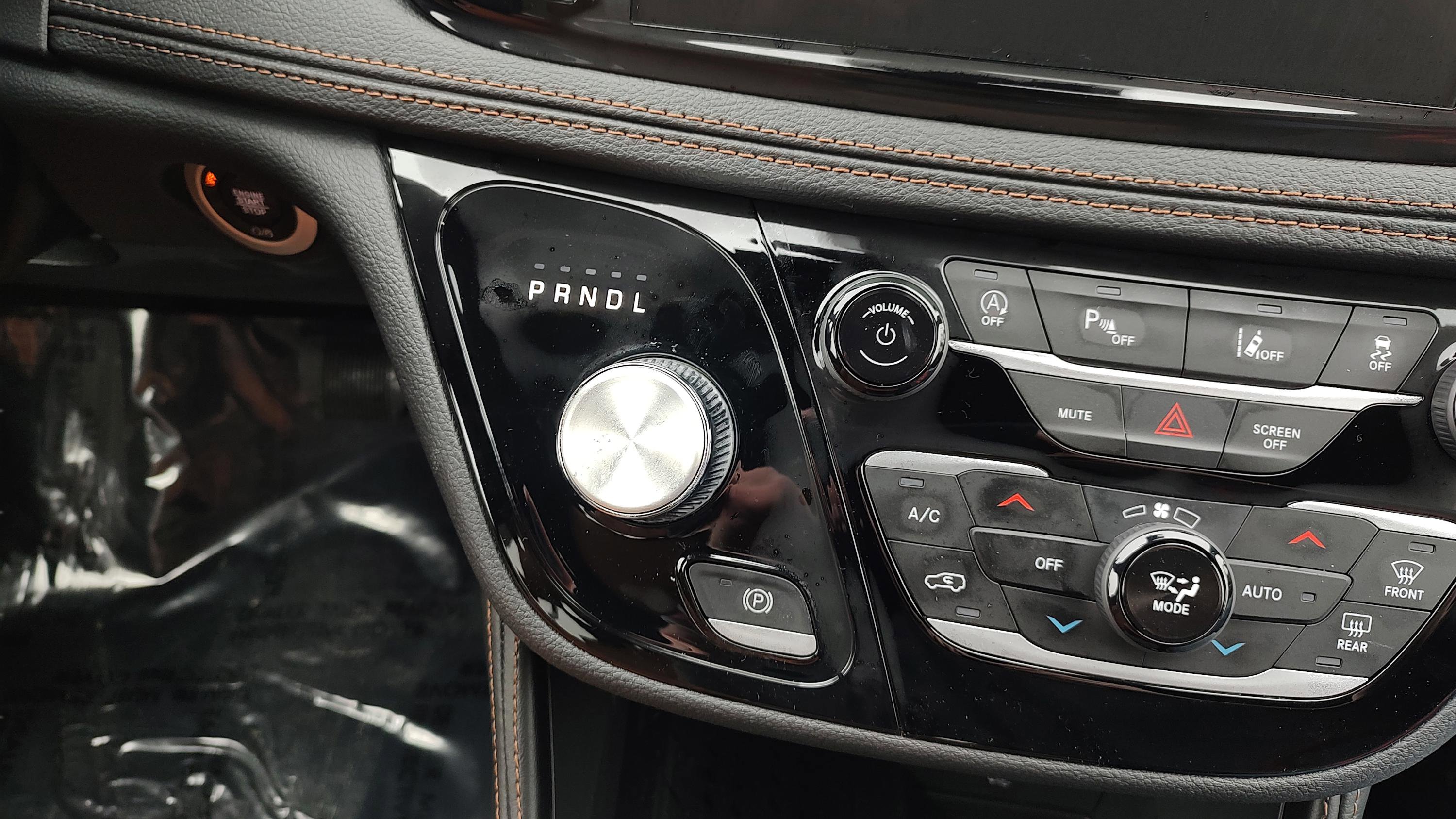 New 2026 Chrysler Pacifica Pinnacle image 18