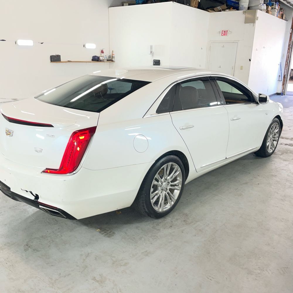 Used 2018 Cadillac XTS Luxury w/ Driver Awareness Package FWD image 3