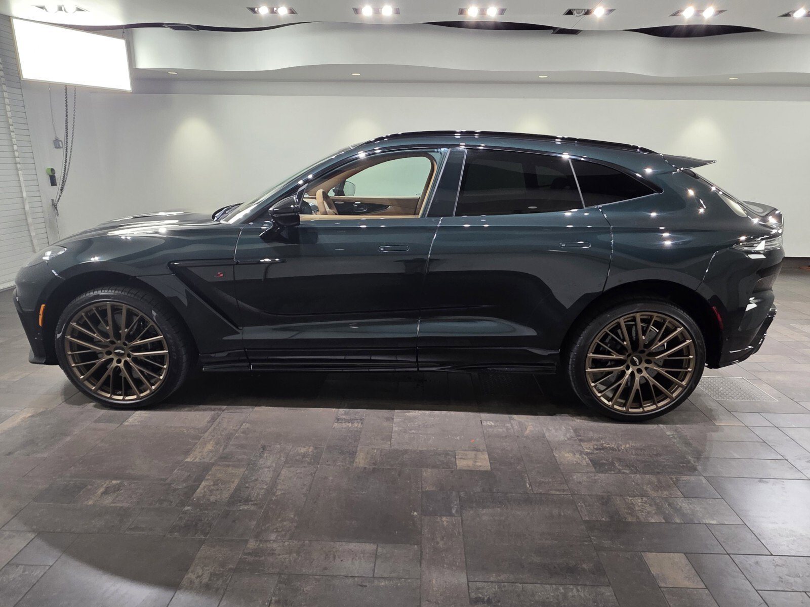 New 2026 Aston Martin DBX S image 28