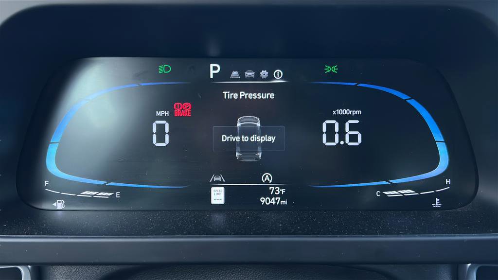 Certified 2025 Hyundai Elantra SE image 22