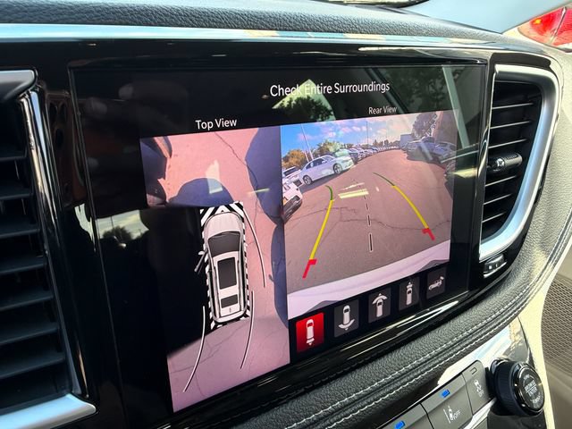 Used 2023 Chrysler Pacifica Limited w/ Uconnect Theater Family Group FWD image 33