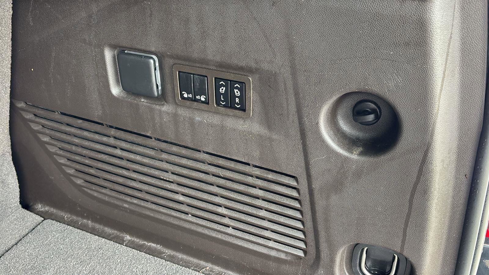 Used 2021 GMC Yukon SLT w/ SLT Luxury Plus Package image 20