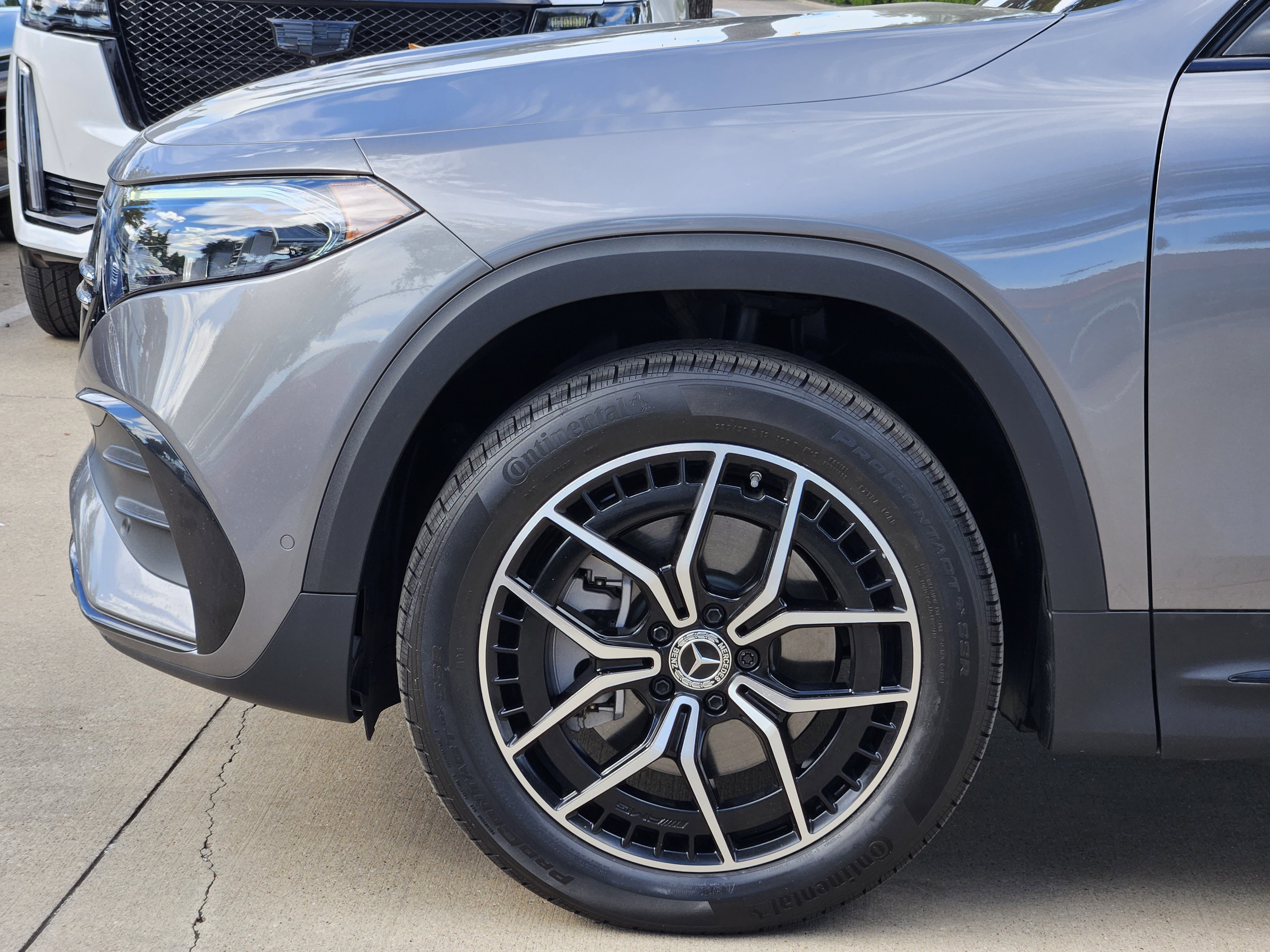 Certified 2023 Mercedes-Benz EQB 300 4MATIC image 11