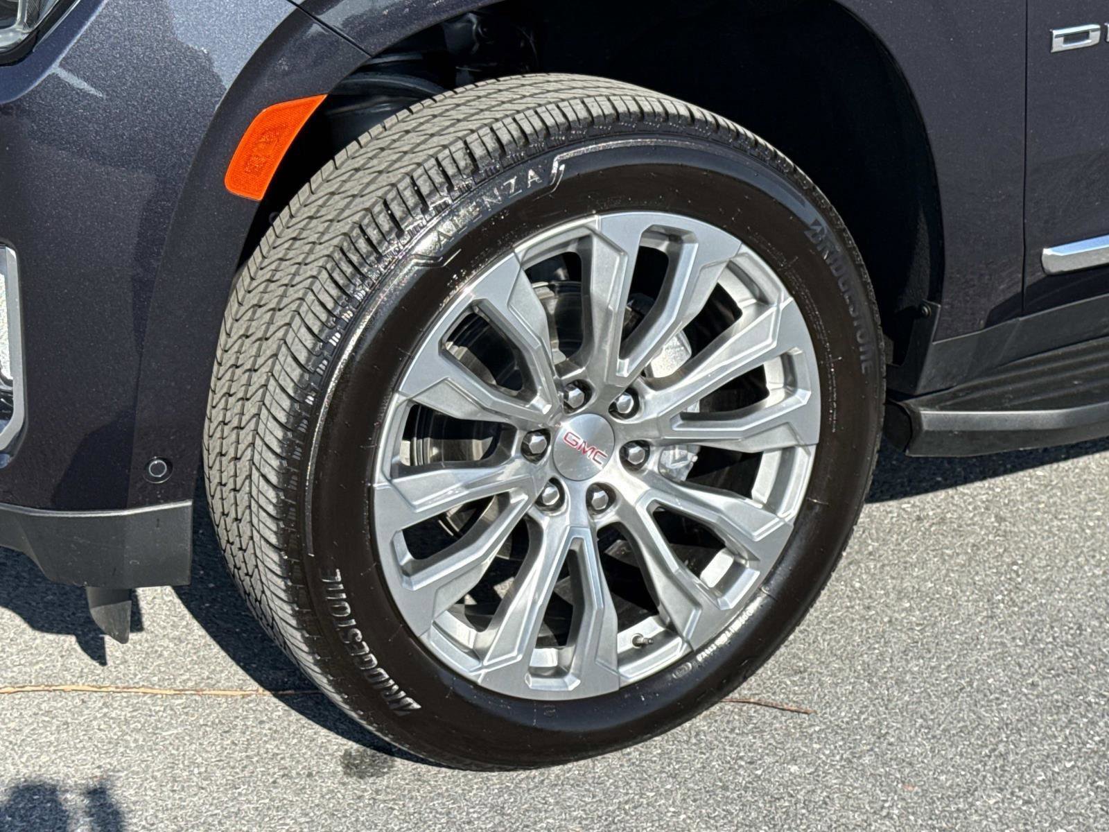 Used 2024 GMC Yukon XL Denali w/ Advanced Technology Package AWD/4WD image 29