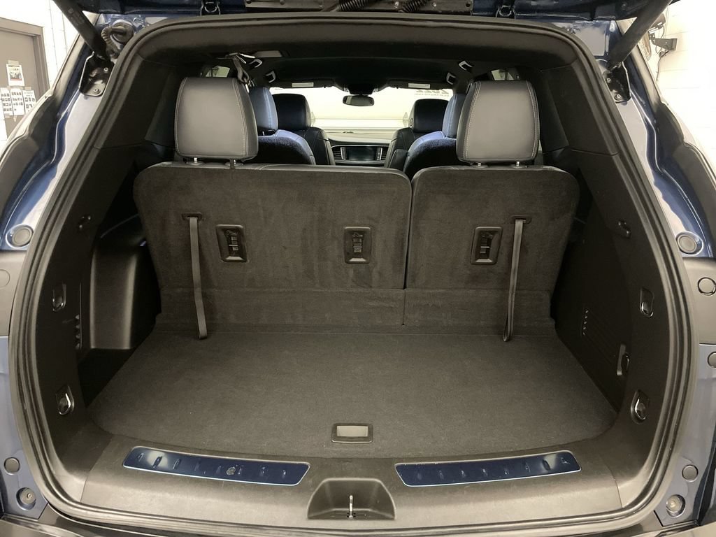 Used 2022 Buick Enclave Essence w/ LPO, Floor Liner Package FWD image 18