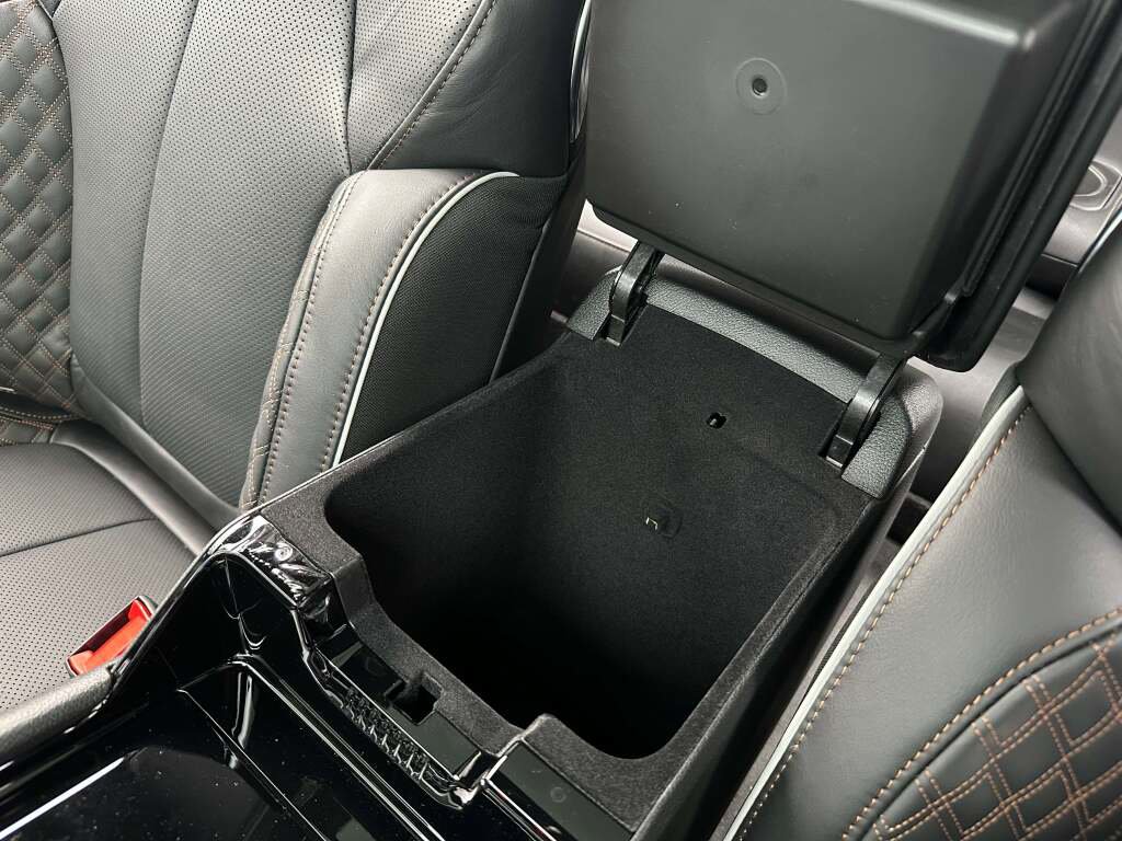 New 2025 Jeep Grand Cherokee Summit w/ Luxury Tech Group V image 36