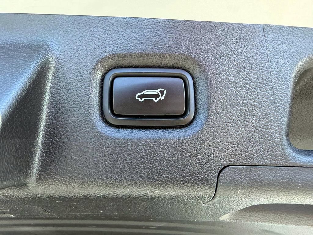 Used 2021 Hyundai Santa Fe SEL w/ Convenience + Premium Package AWD/4WD image 9