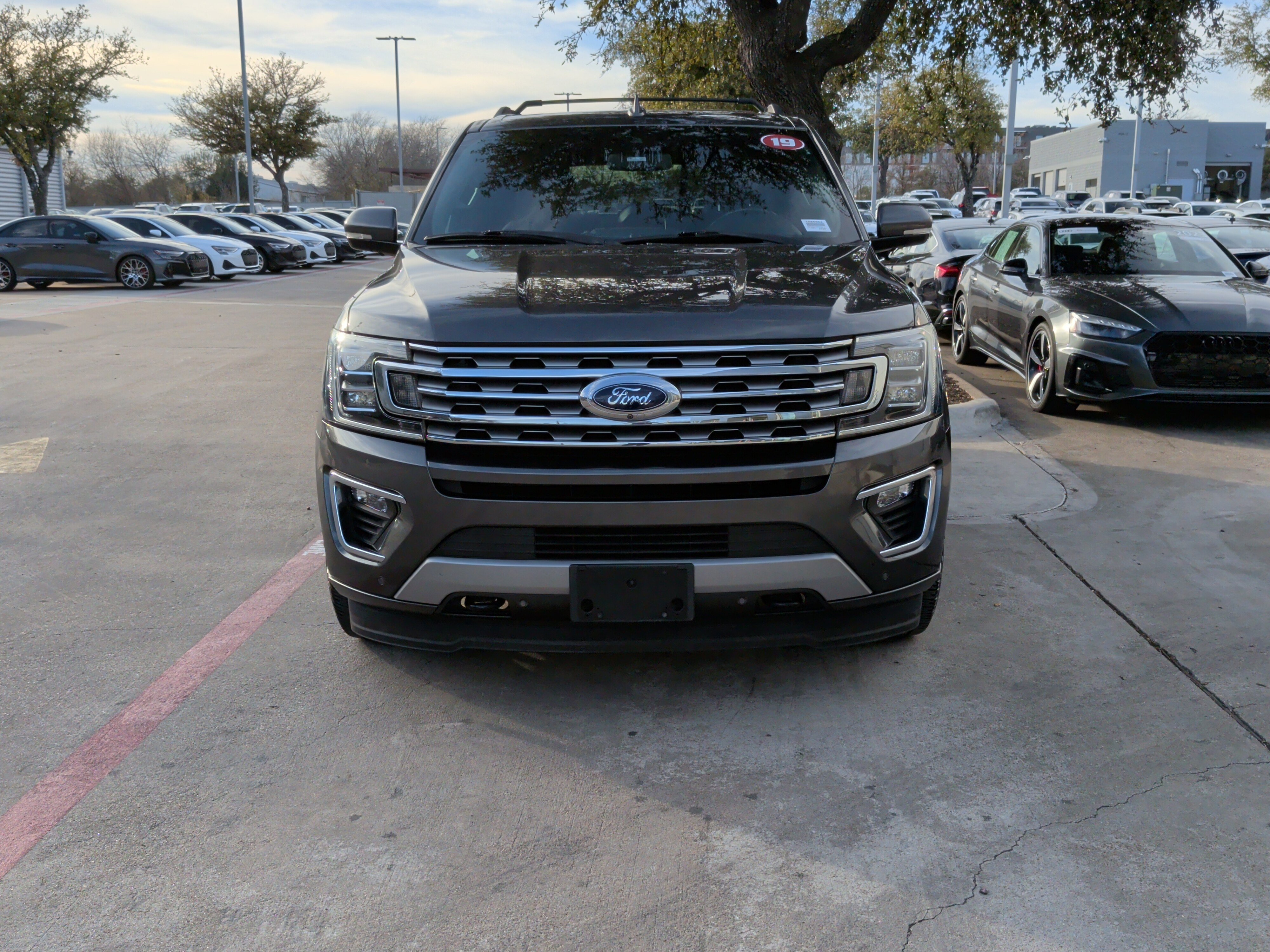 Used 2019 Ford Expedition Limited w/ Equipment Group 302A image 3
