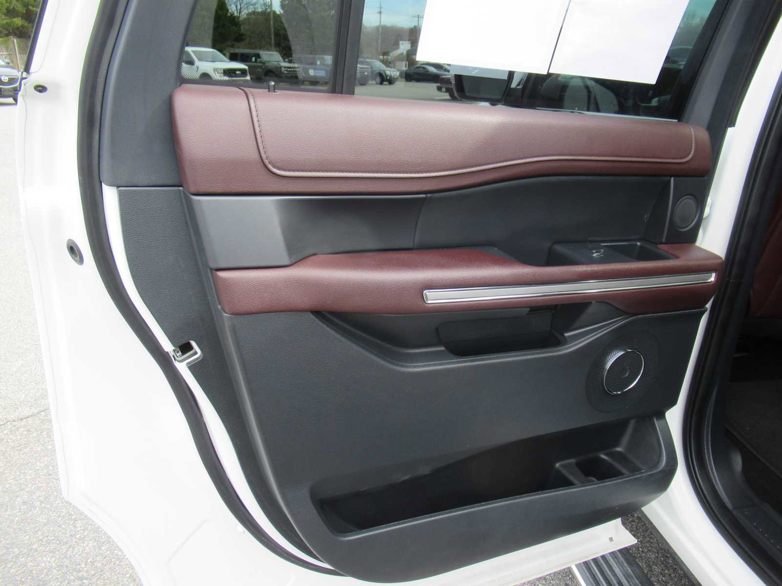 Used 2022 Ford Expedition Max Limited image 17