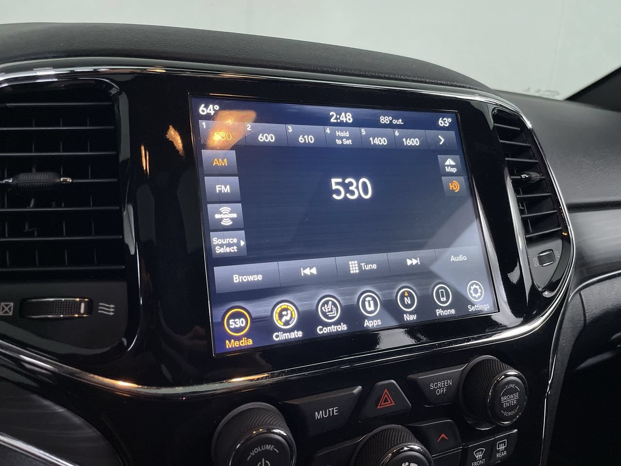 Used 2021 Jeep Grand Cherokee Limited AWD/4WD image 15