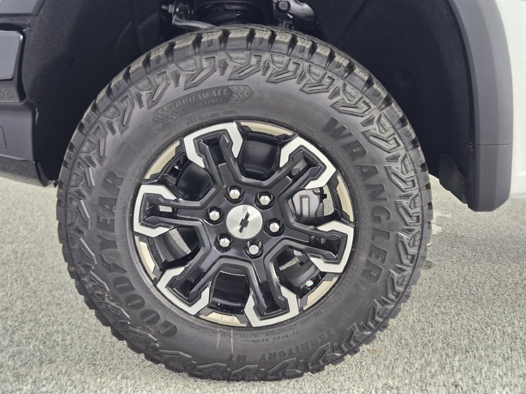 New 2026 Chevrolet Silverado 1500 ZR2 w/ LPO, Dark Essentials Package AWD/4WD image 13