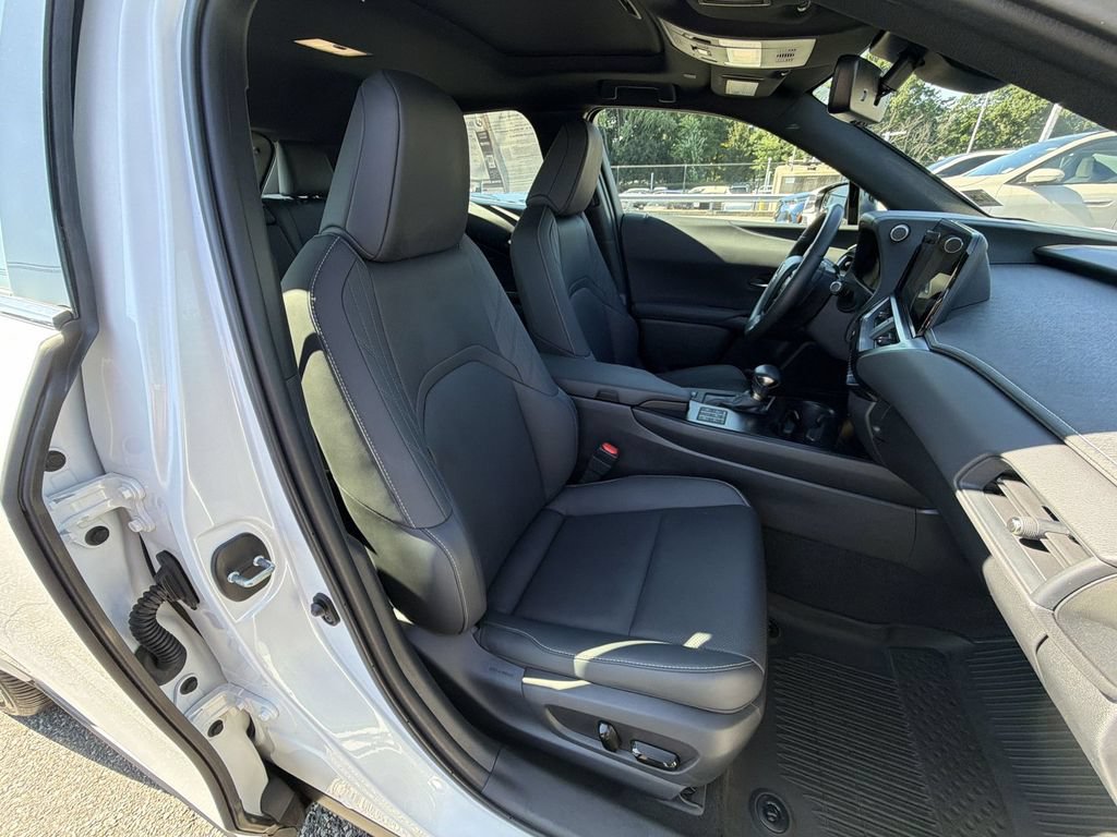 Used 2024 Lexus UX 250h AWD w/ Premium Package image 22