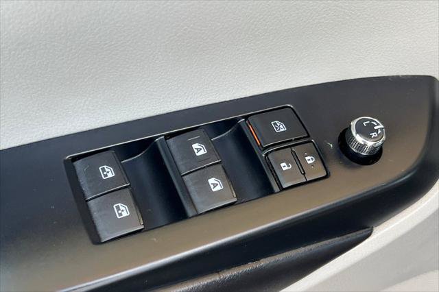 Certified 2019 Toyota Highlander Plus FWD image 13