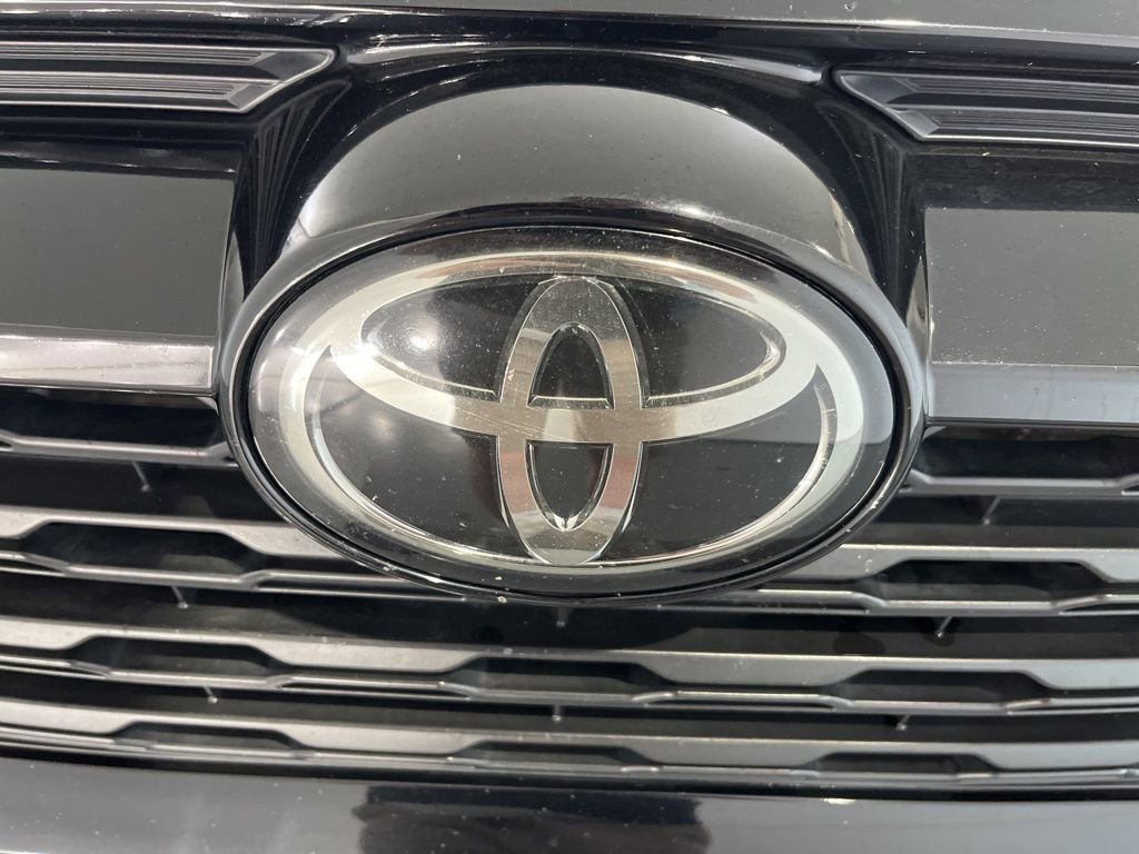 Used 2021 Toyota RAV4 XLE image 36