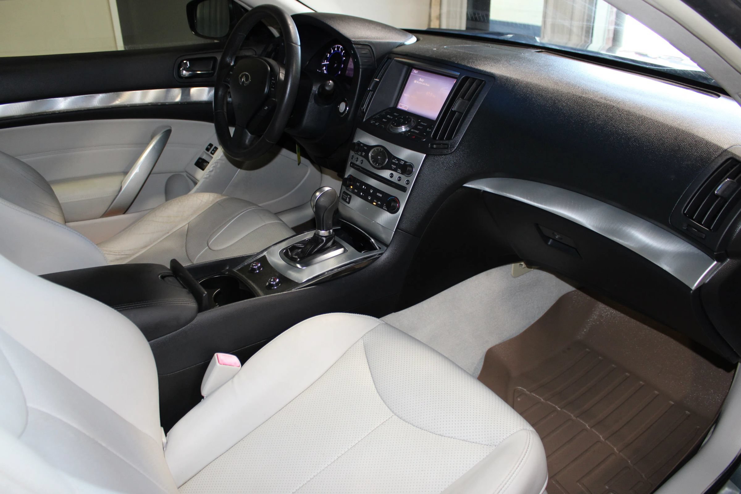 Used 2015 INFINITI Q60 Journey w/ Premium Package RWD image 24